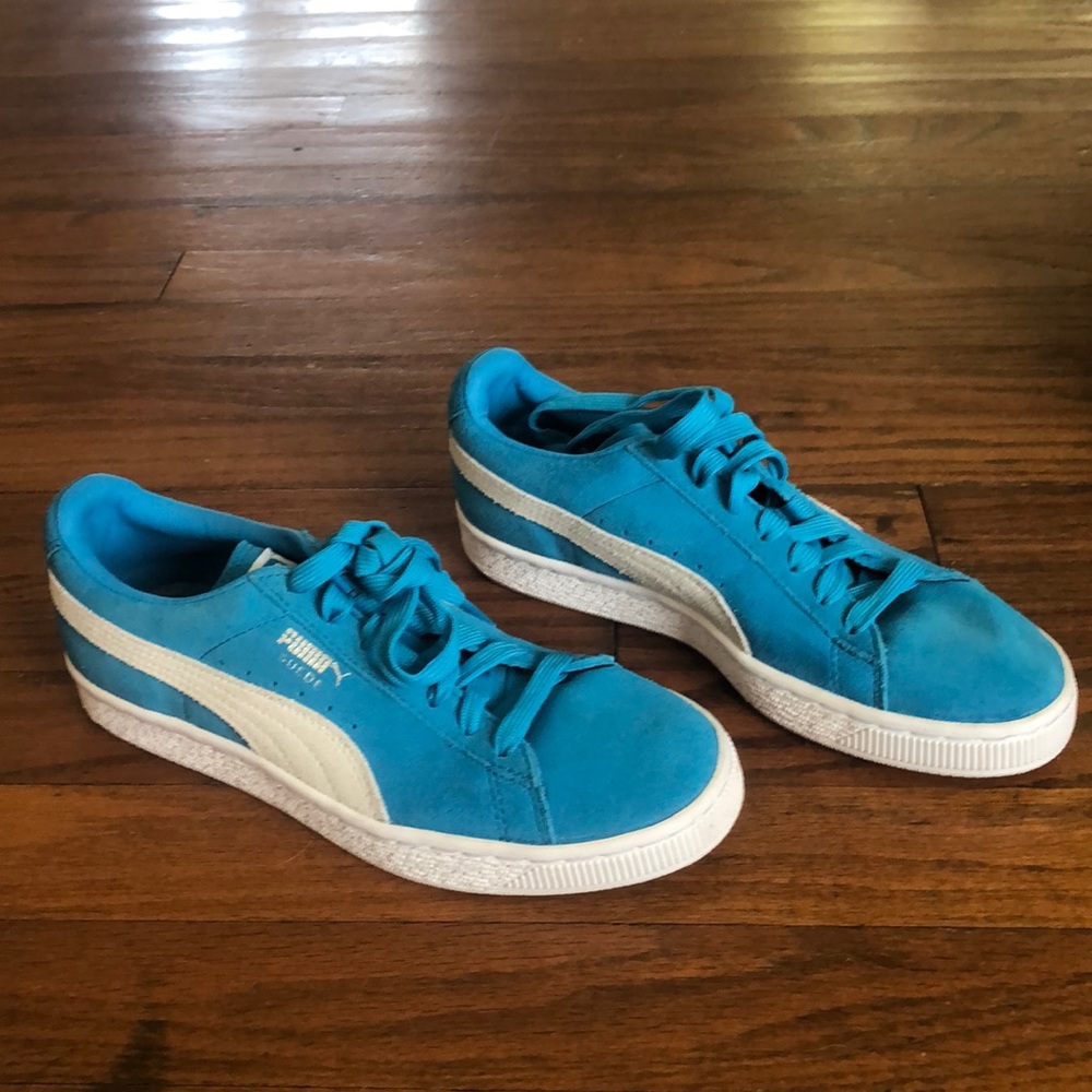 Puma suede classics.